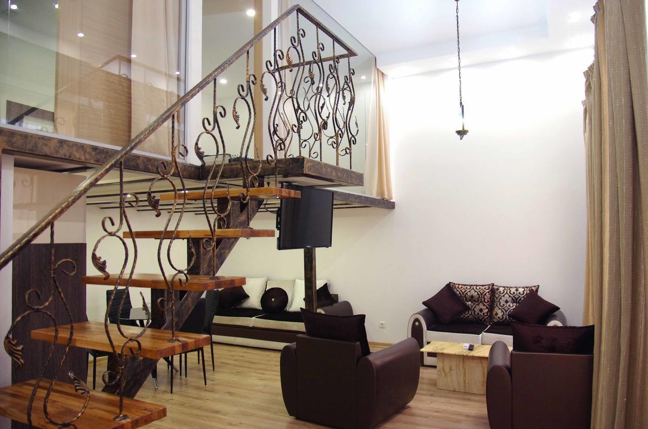 Apartment On Tabidze Tiflis Exterior foto