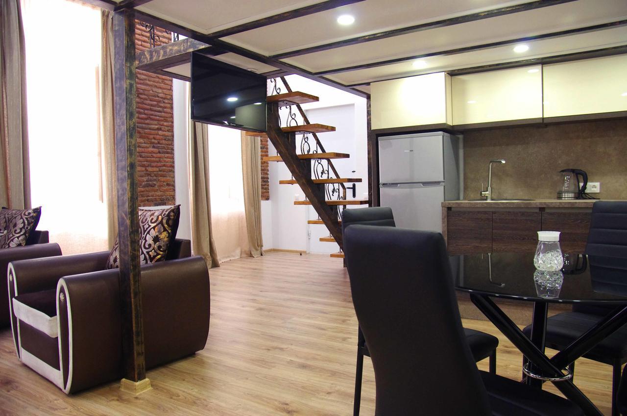 Apartment On Tabidze Tiflis Exterior foto